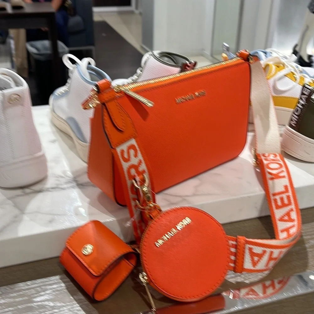 MICHAEL KORS JET SET TRAVEL SMALL SHOULDER CROSSBODY BAG WITH TECH ATTCH AIRPOD